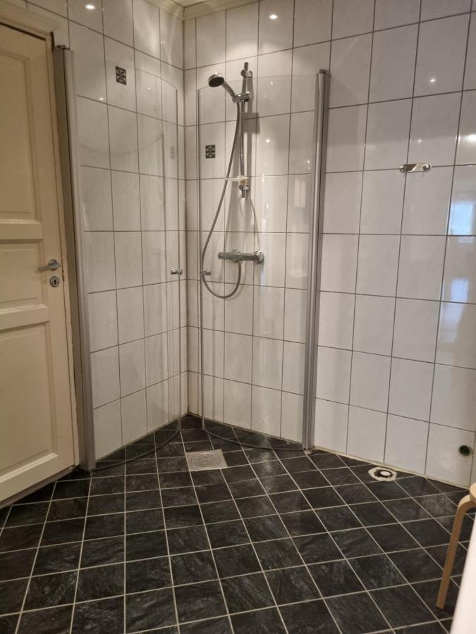 Stor Leilighet Med 4 Senger Sentralt I Forde 外观 照片