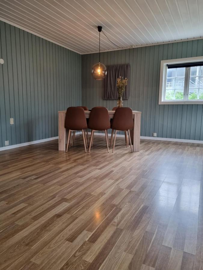 Stor Leilighet Med 4 Senger Sentralt I Forde 外观 照片